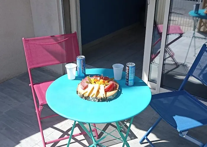 Apartment Bedroom 34300